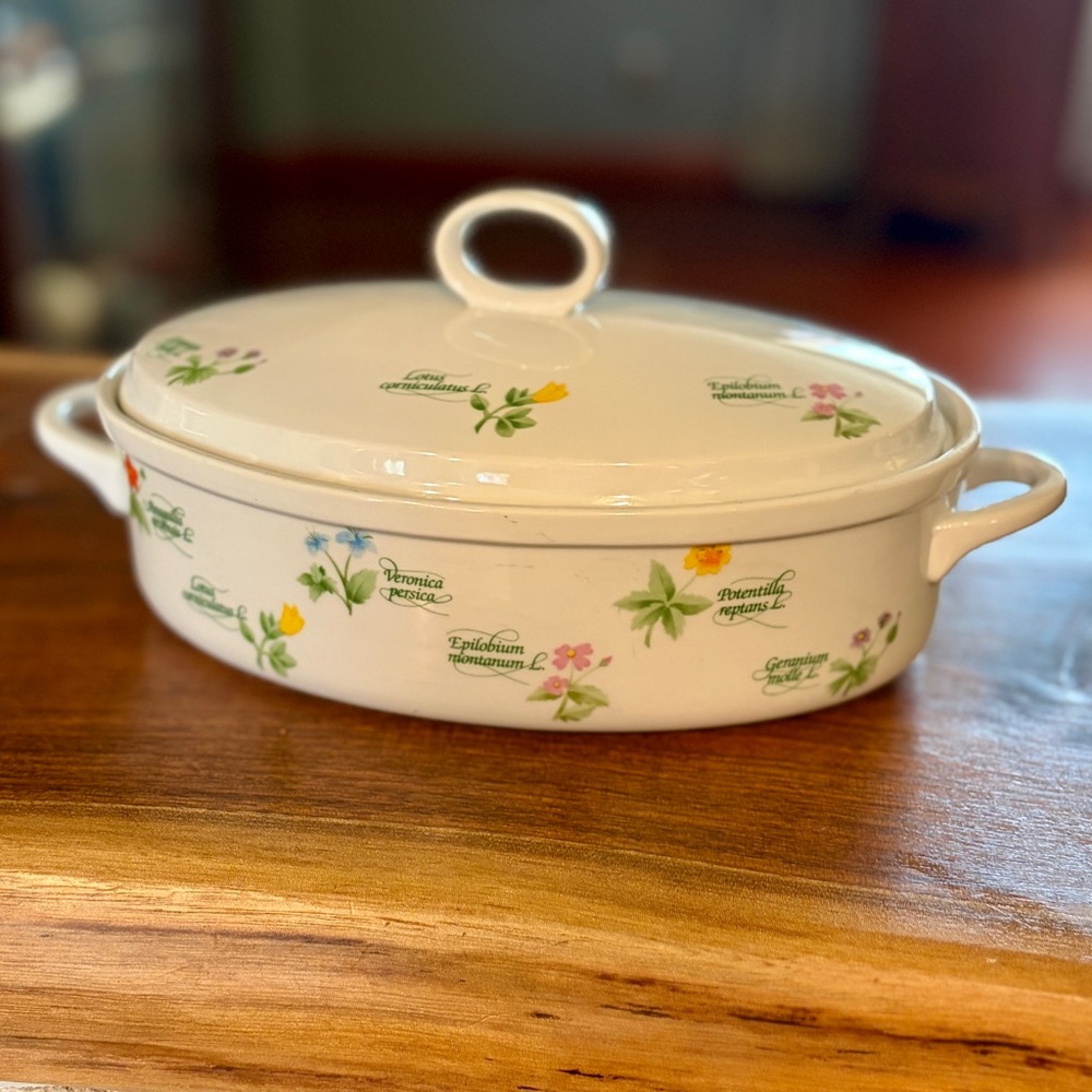 Anchor Hocking Floret 1.5 Qt Casserole Dish w Lid Vintage Glass Baking Dish